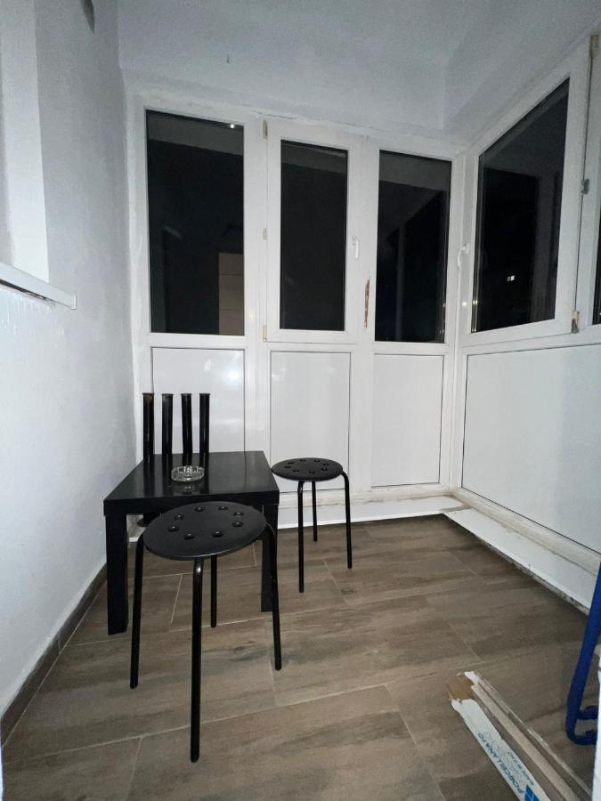First Studio Бухарест Экстерьер фото